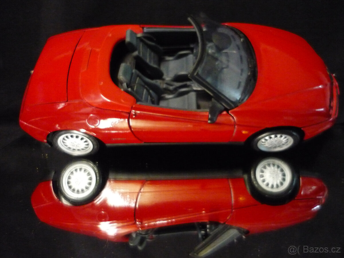 Alfa Romeo V6 Spider Maisto 1/18 - 6