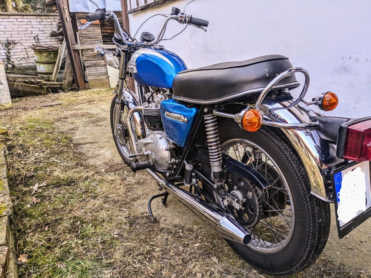 Triumph Bonneville T140 - 6