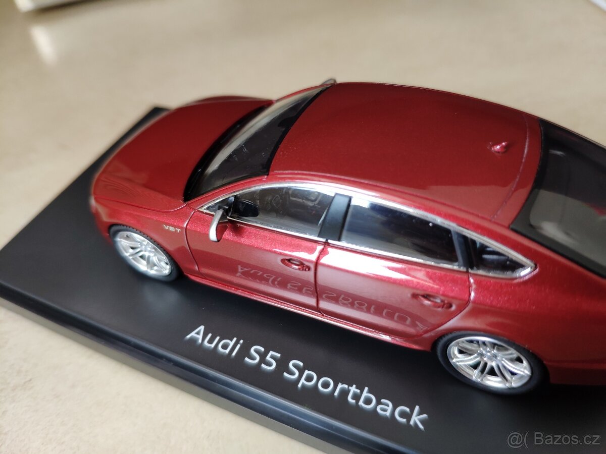 LIMITED 500ks AUDI S5 SPORTBACK RED METAL. SCHUCO 1:43 MODEL - 6