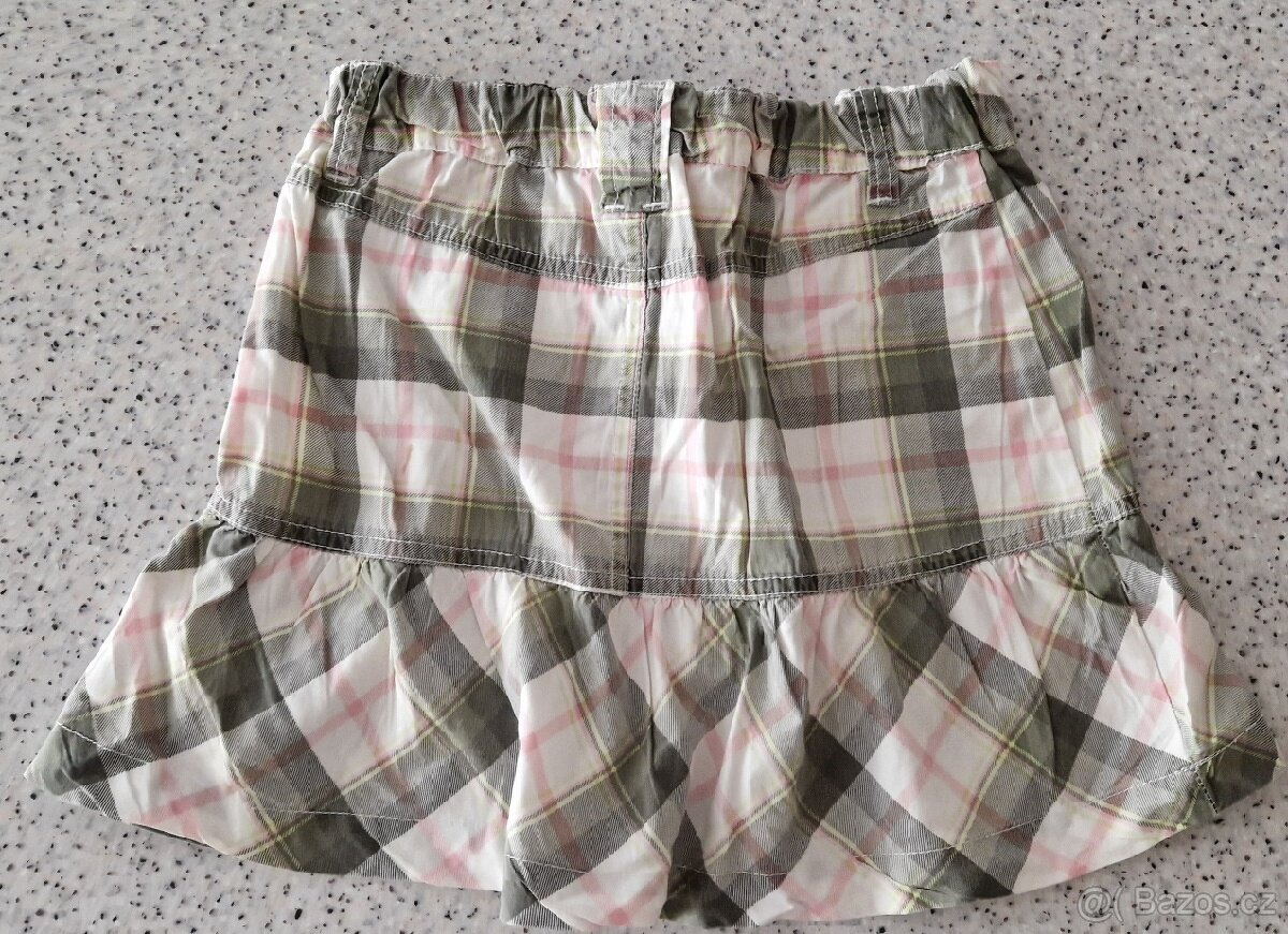 Dívčí kraťasy a sukně vel.128 - 6