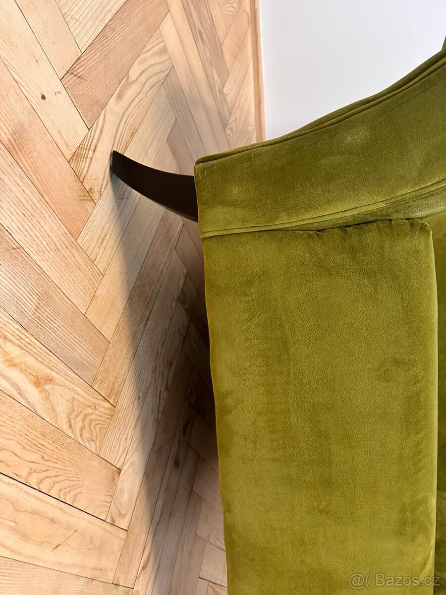 Zelený sametový gauč - 6