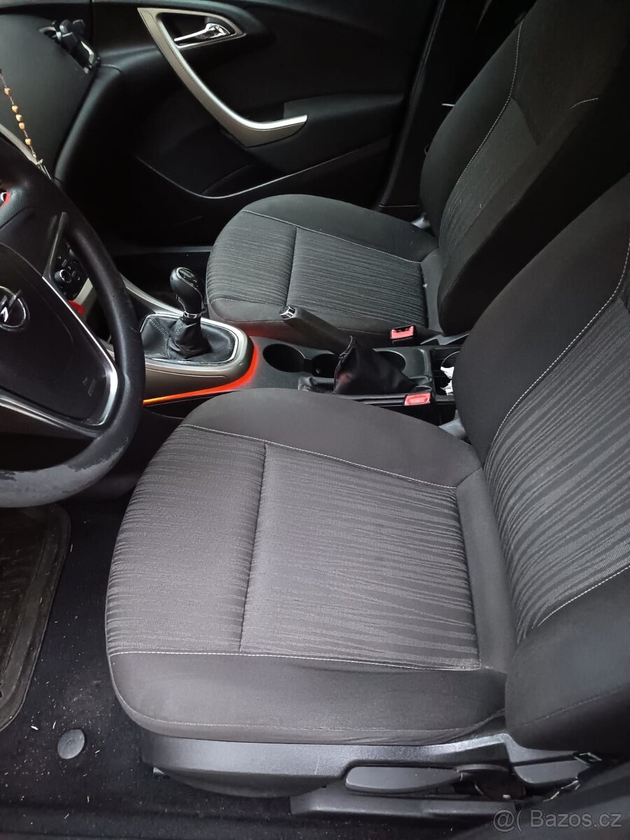 Opel Astra 1.4, 2010 - 6