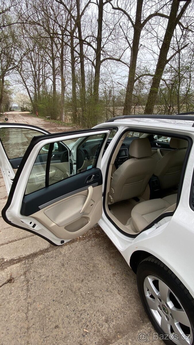 Béžový interiér Octavia 2 fl combi - 6