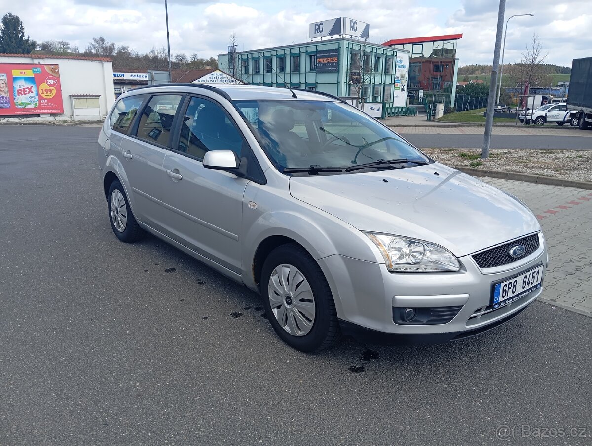 Ford Focus 1.6 benzín - 6