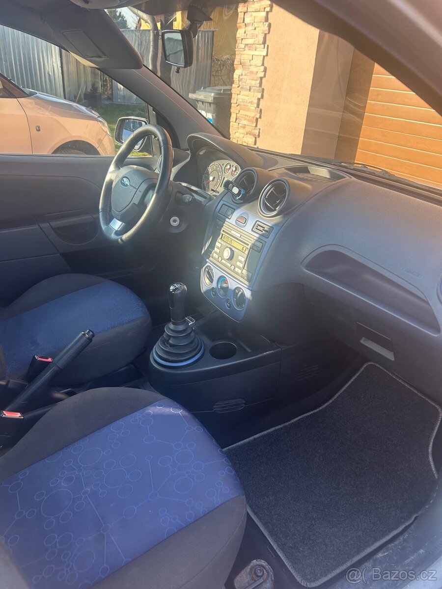 Ford fiesta 2007 - 6