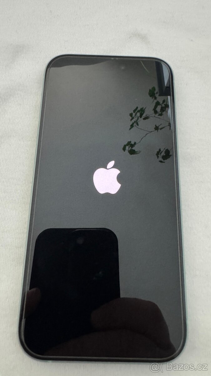 iPhone 15 / 256GB - Green - 6