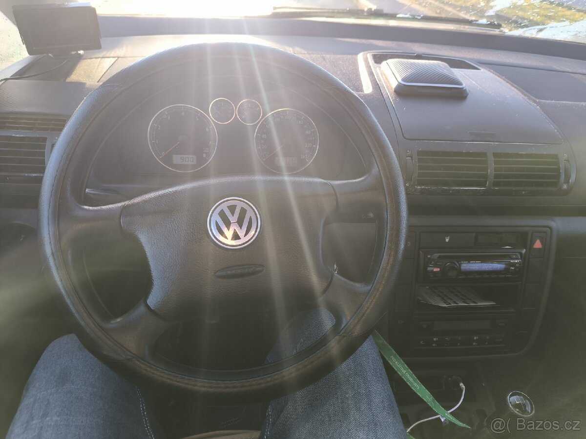 VW Sharan 2.0 7 míst - 6