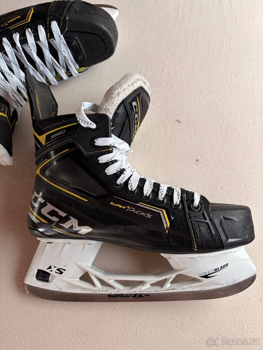 Brusle CCM Super Tacks 9380 SR - 8,5 - 6