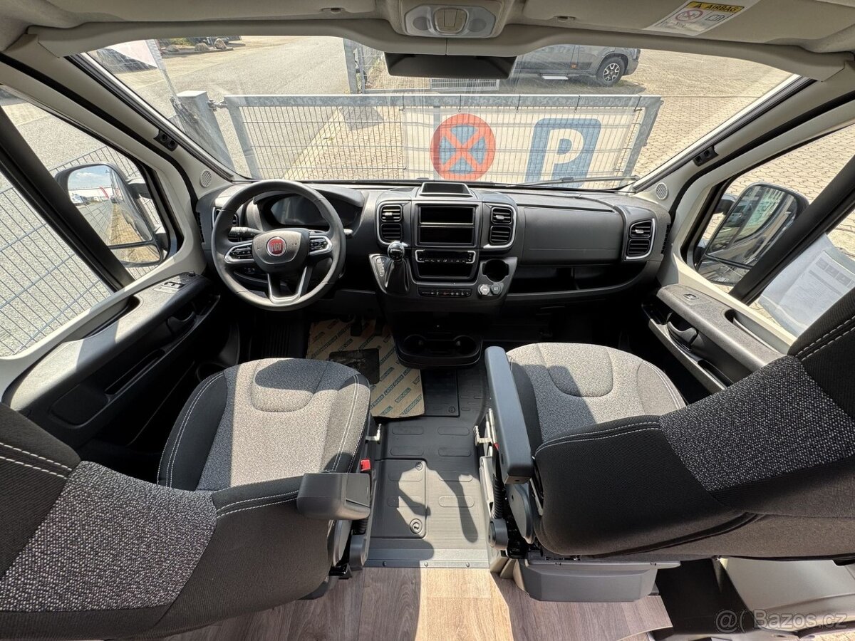 Prodávám karavan CARADO CV640 s výsuvnou střechou - 6