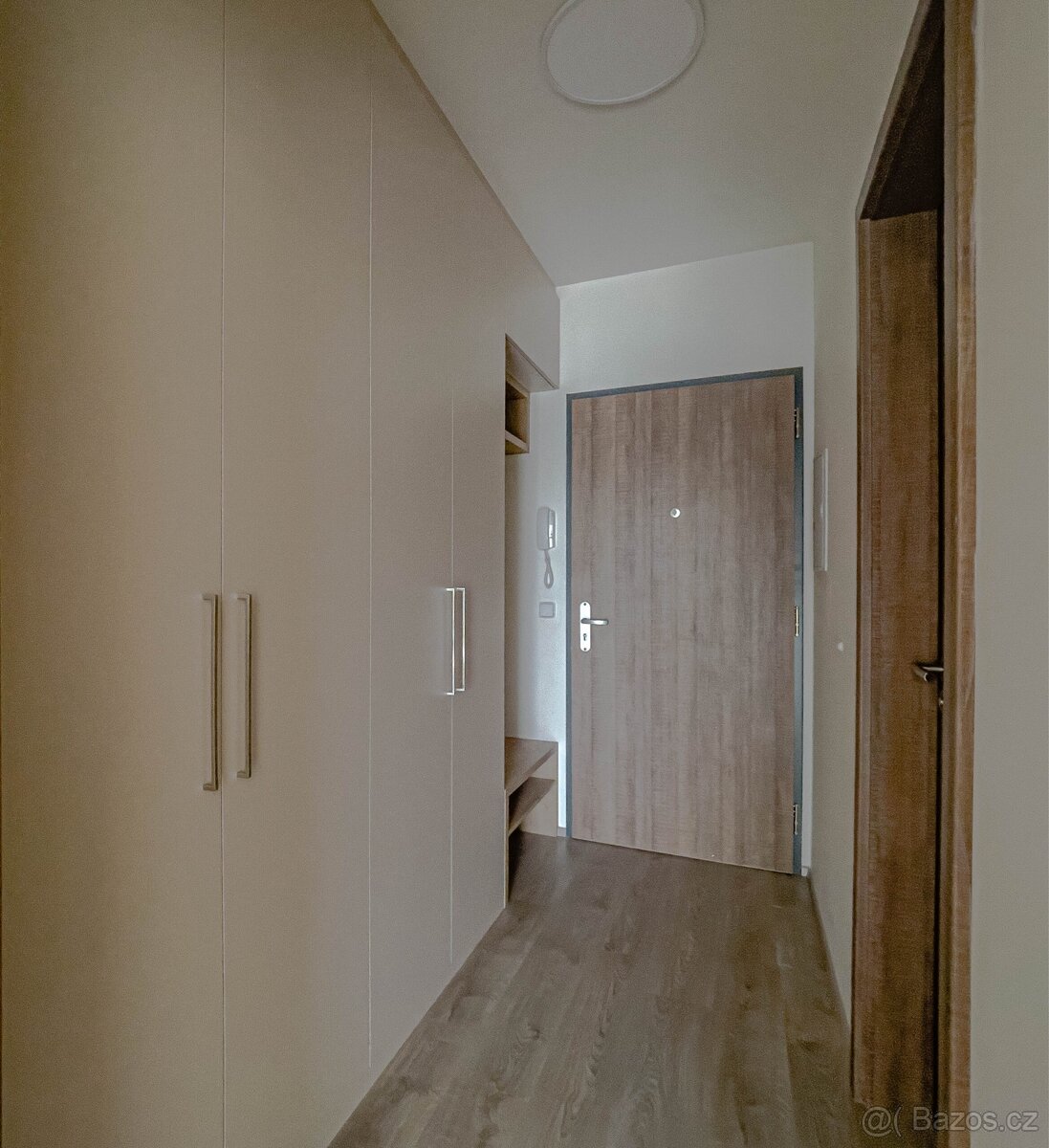 Pronájem 1+kk s balkónem a garáží - 6