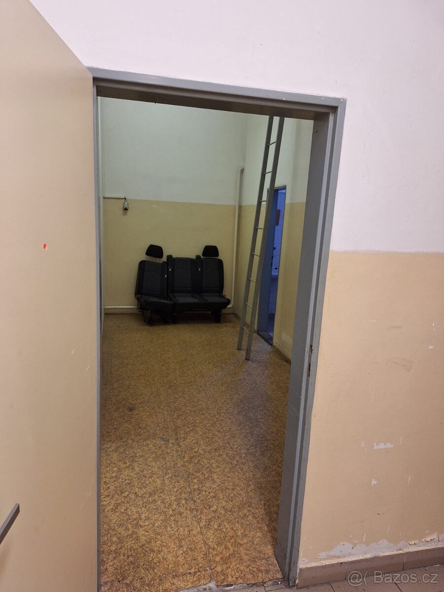 Pronájem skladových prostorů - 6