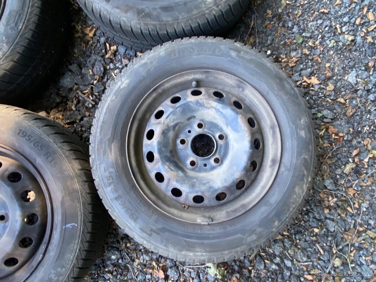 146. sada zimní kola 195/65 r15 5x114,3 Hyundai KIA - 6