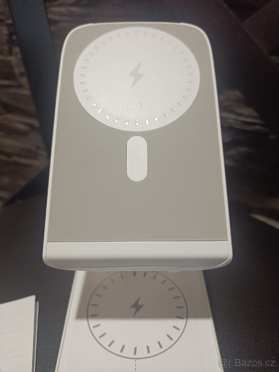 Nová magnetická stojánková Power banka - 6