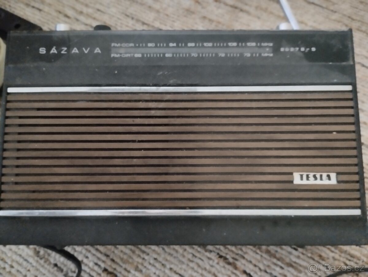 Nabízím retro magnetofony, včetně pásků a radio. - 6