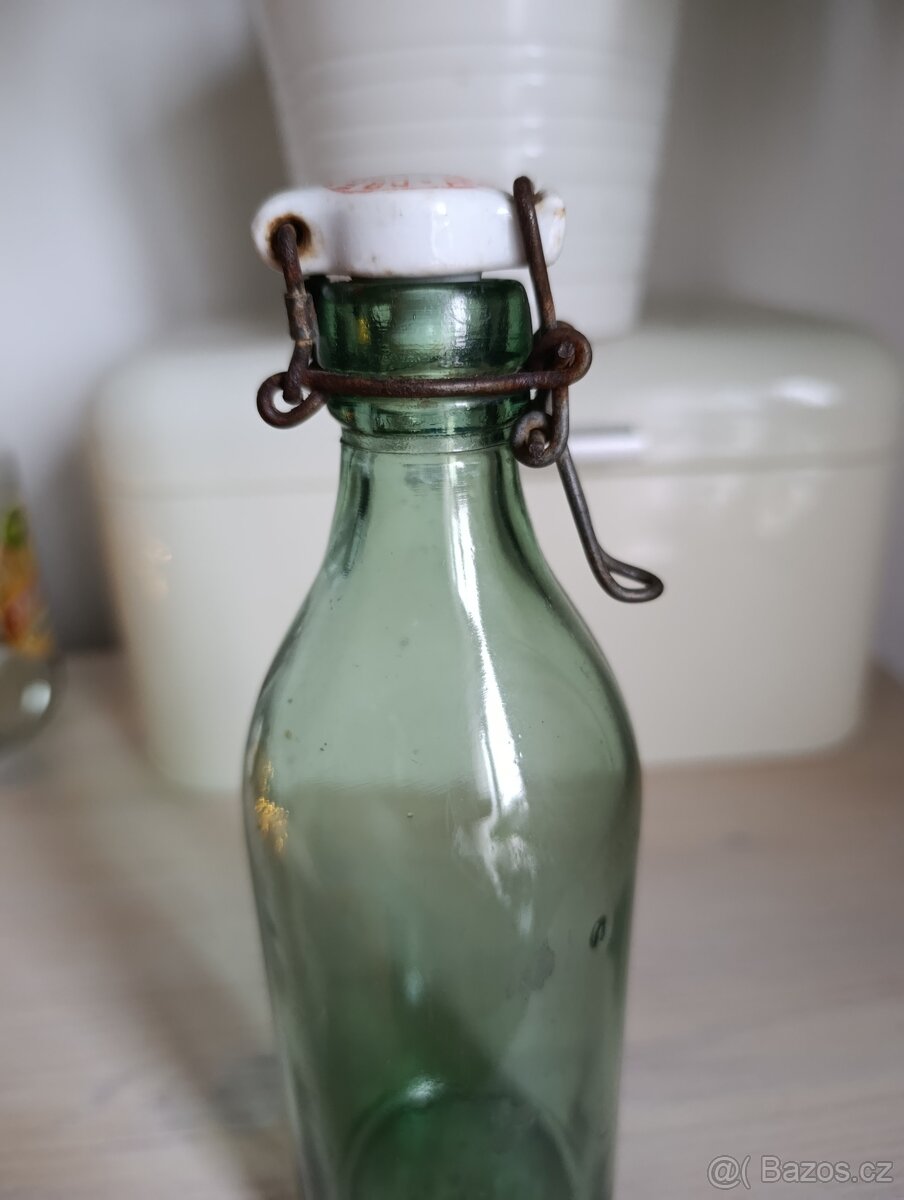 Stará láhev od sodovky zn. Zátka - 6