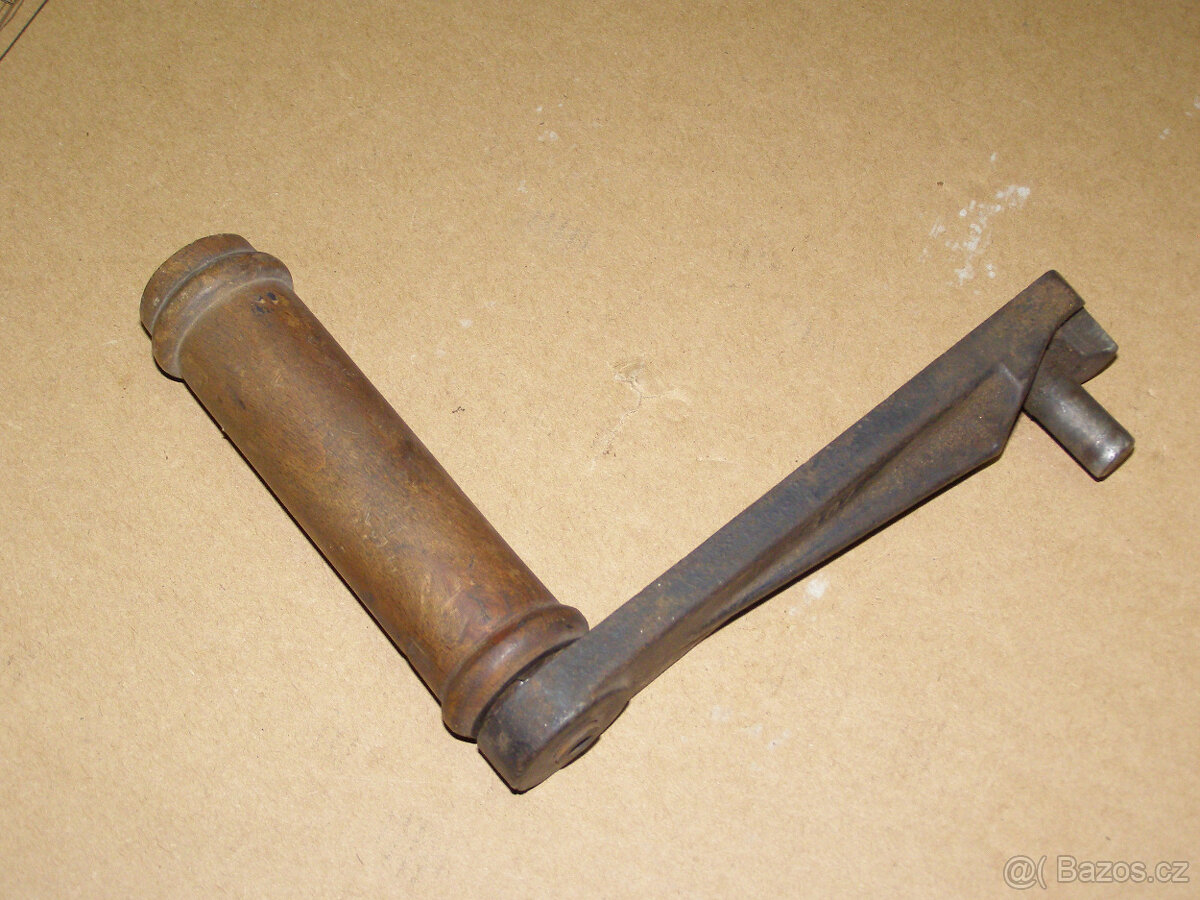 Prodám startovací kliku k motoru Lorenz EA - 6