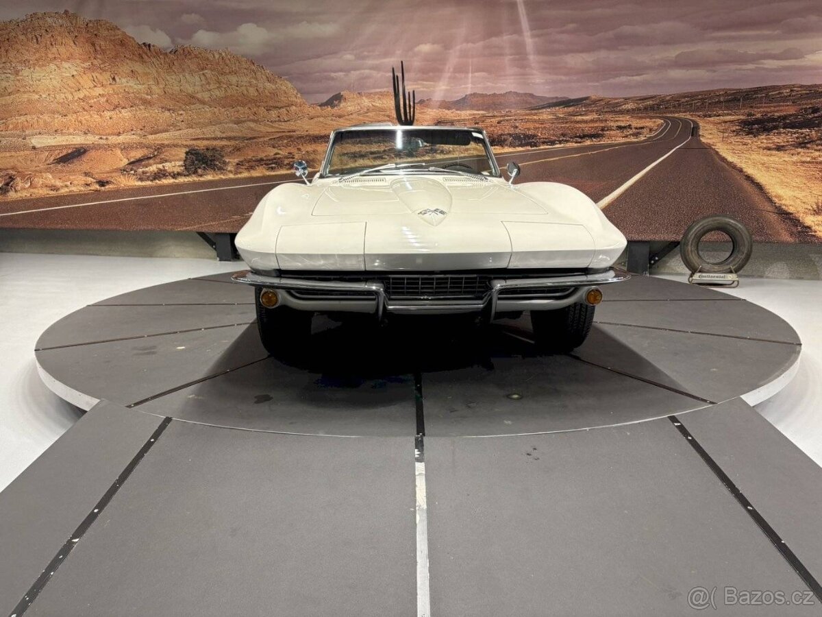 Chevrolet Corvette C2 Convertible z roku 1965. - 6
