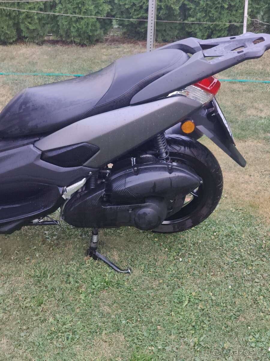 Yamaha N-Max 155 - 6