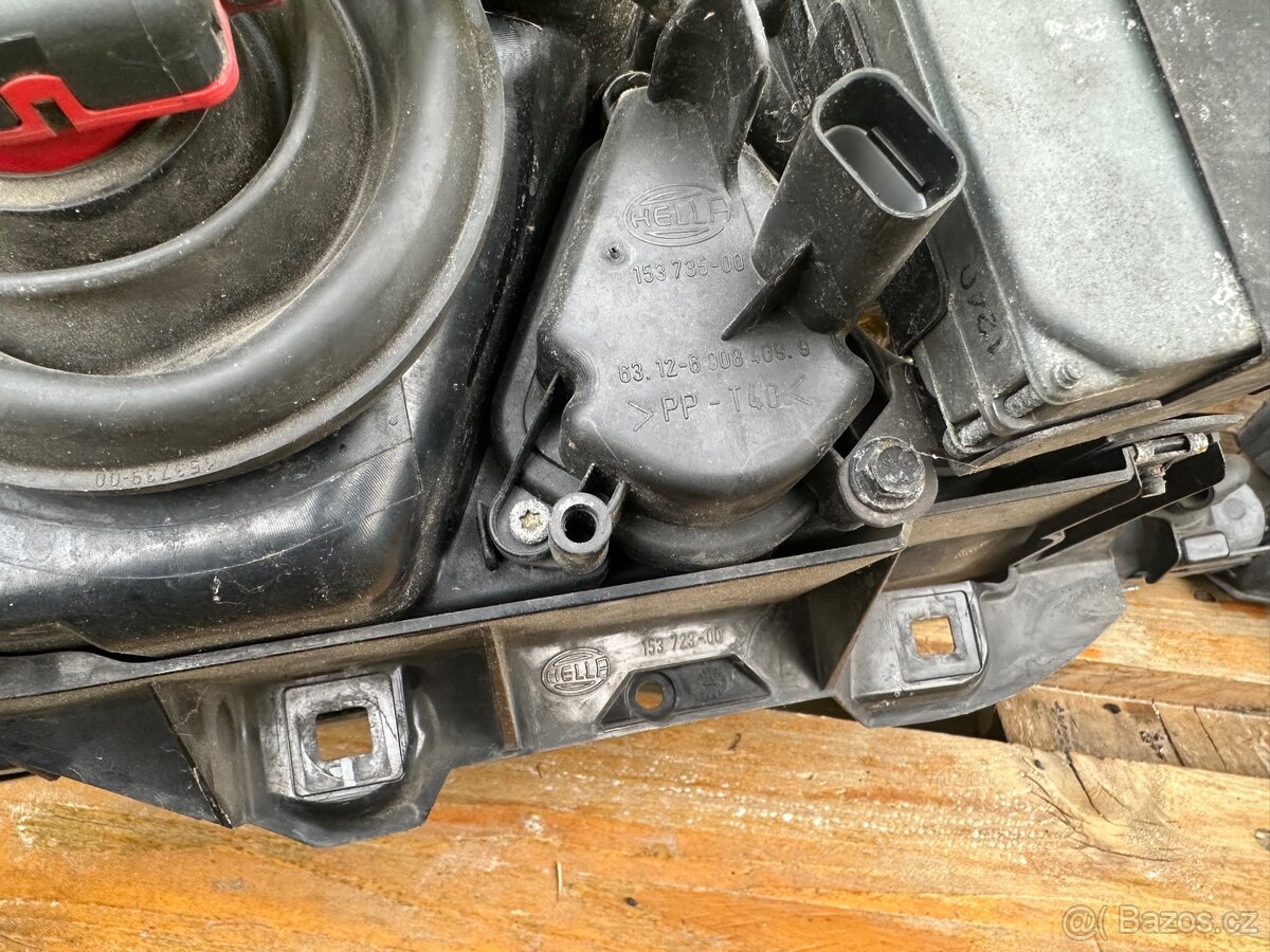 Přední světla BMW e39 Hella xenon - 6