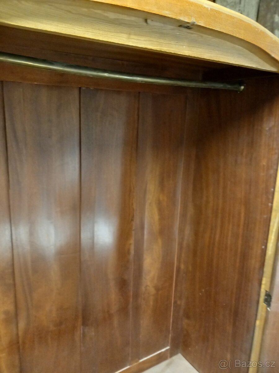 Starožitná skříň 120x52x188cm. - 6
