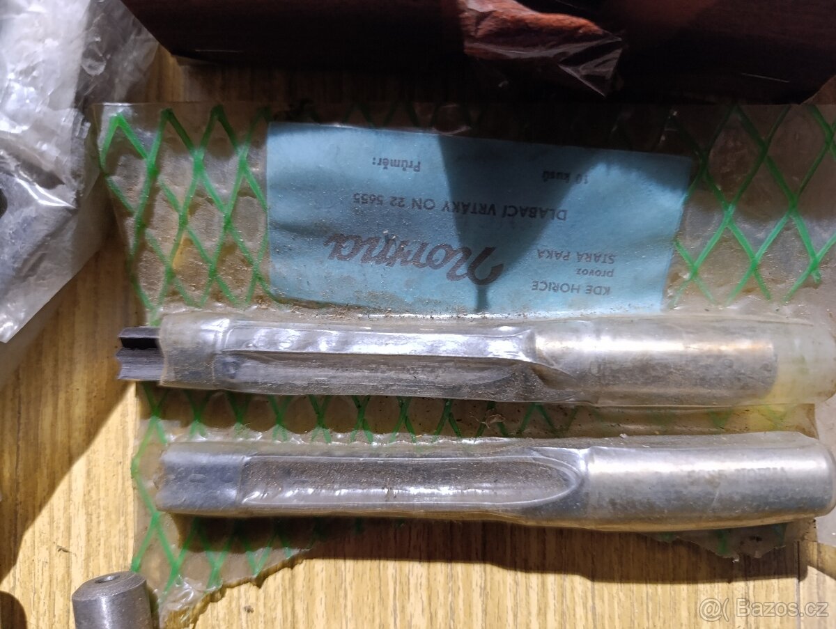 Ploché vrtáky na dřevo , sukovníky, dláta,frézy do dlabačky. - 6