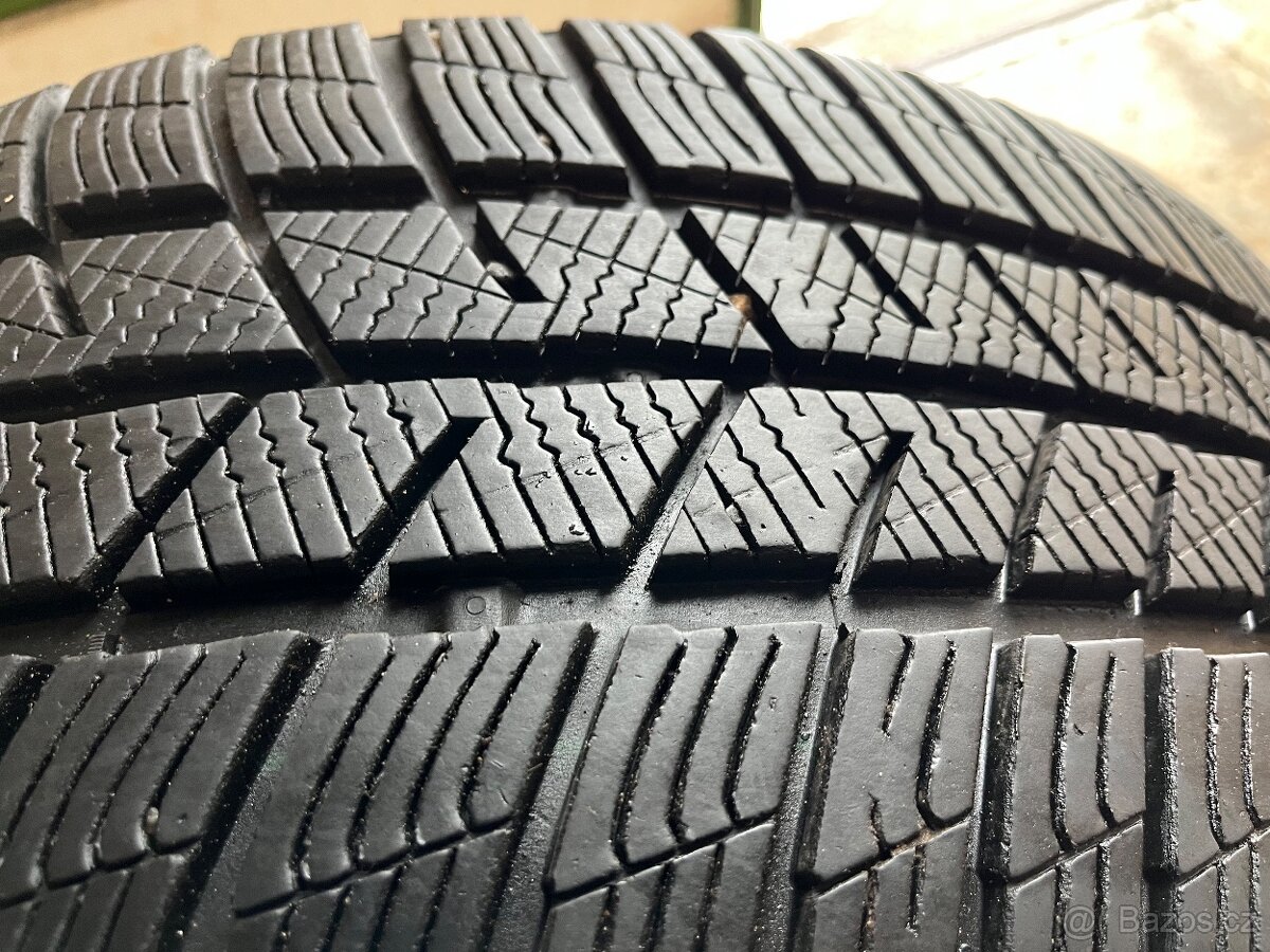 Škoda Superb R19 Originální zimní sada - 6