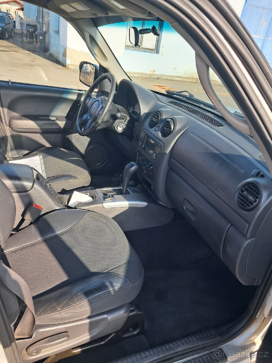 Jeep cherokee kj liberty - 6