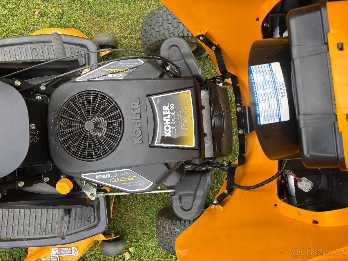 Zahradní traktor Cub Cadet i1046 - 6
