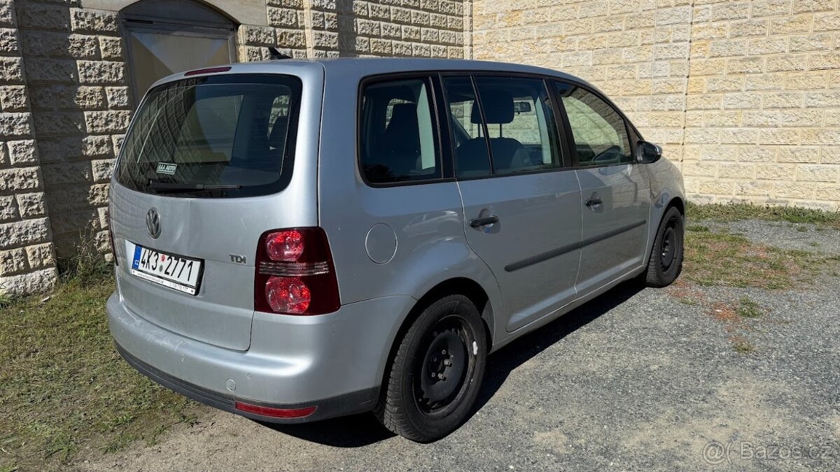 VW Touran 1,9 TDI 2010 - 6