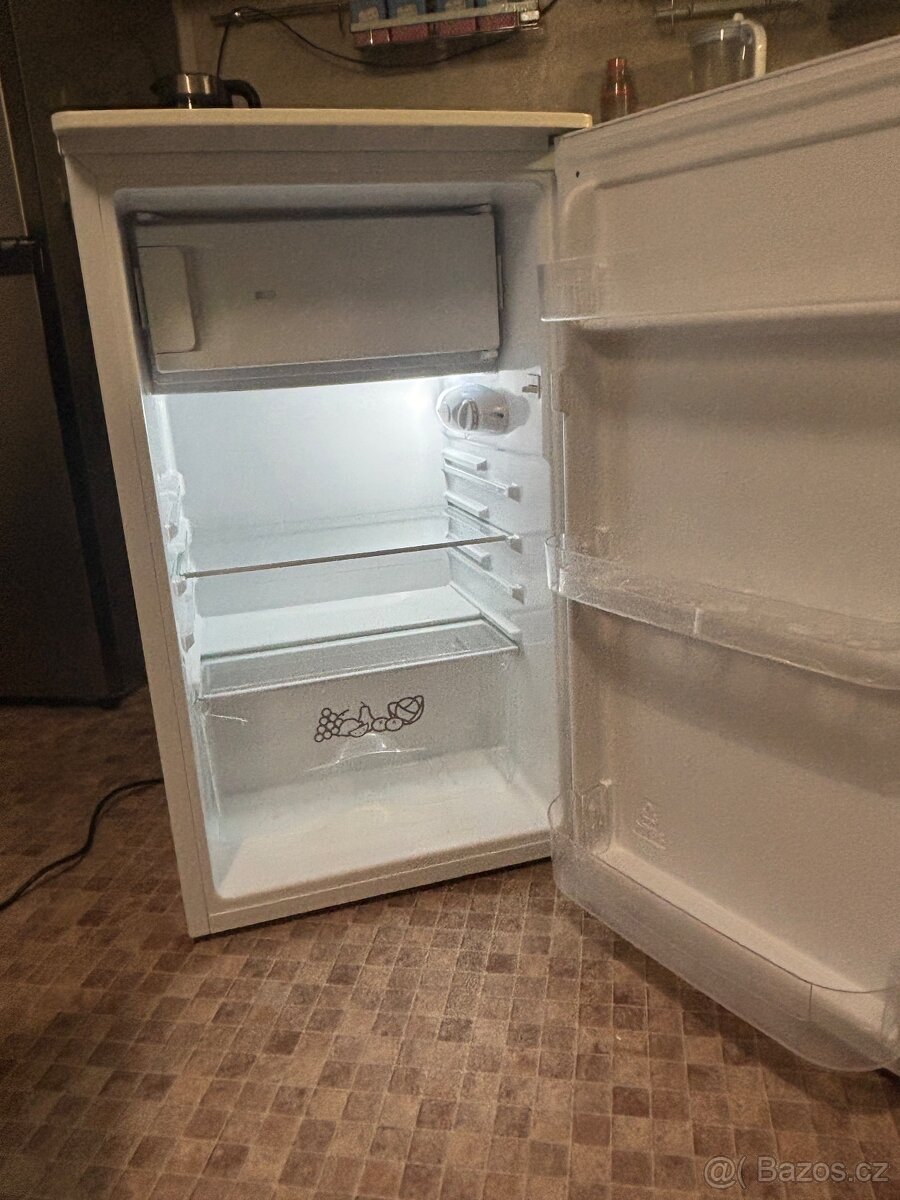 Malá lednička s mrazákem Zanussi - 6