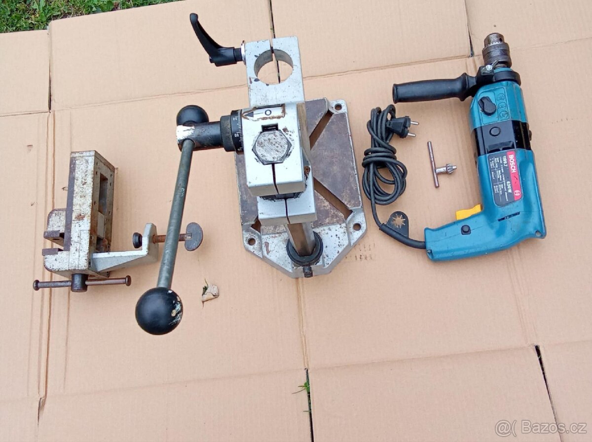 Stojan na vrtačku + svěrák+ příklepová vrtačka Zn.Bosh - 6