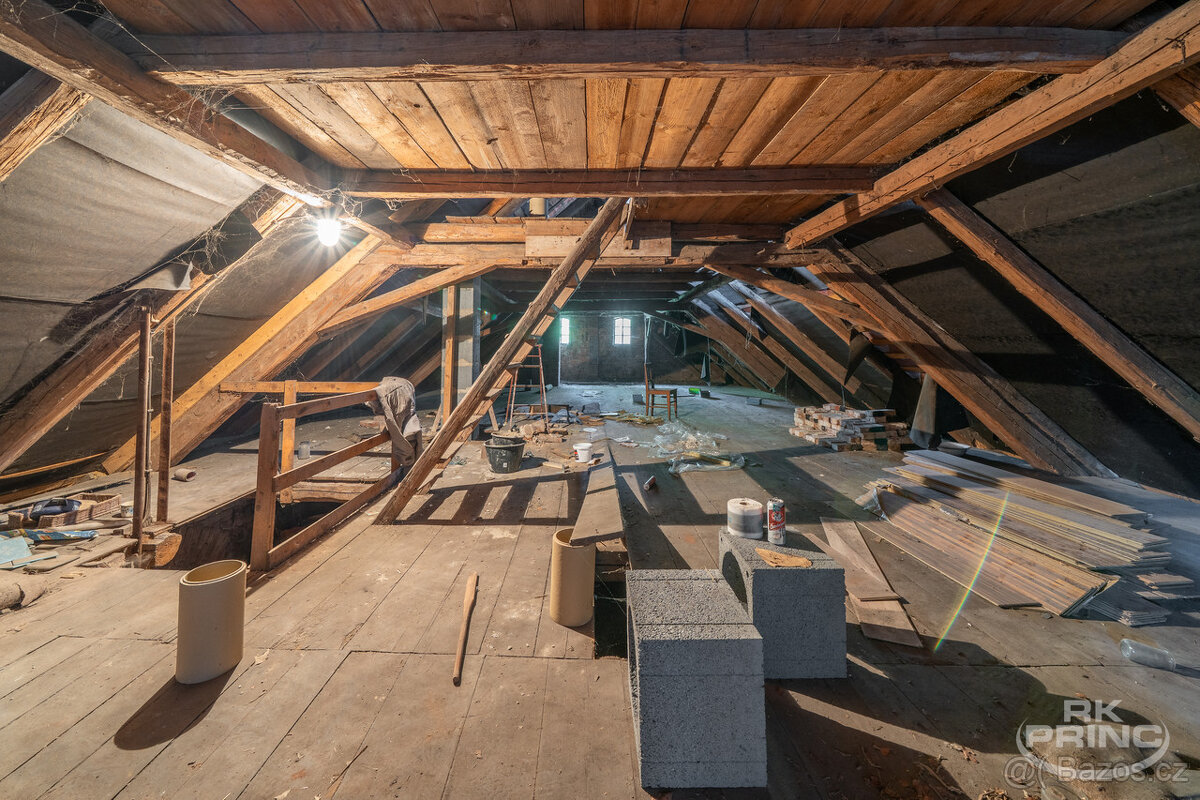 Prodej rodinný dům a hospodářské stavení na pozemku 1673 m2, - 6