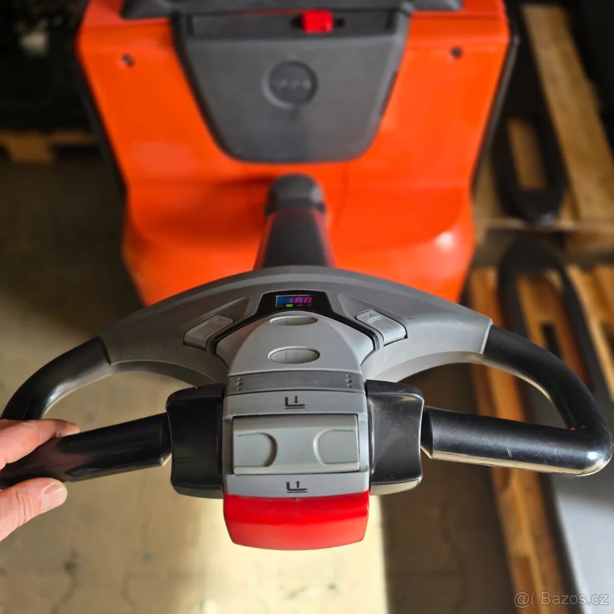 Toyota SWE 200D • 2020 • gelová baterie • vestavěná nabíječk - 6