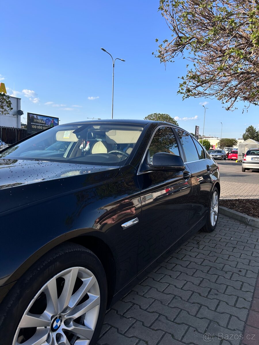 BMW F 10 530D - 6
