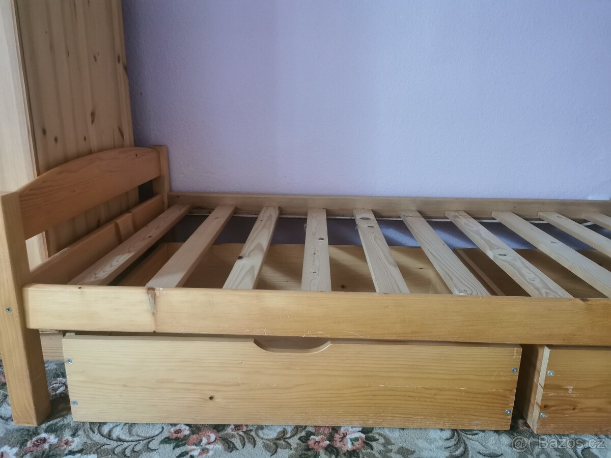 Dřevěná postel se šuplíky - 6