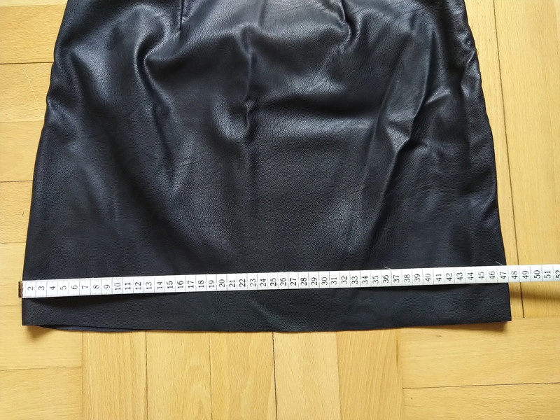 Moderní černá sukně vel.S zn. Zuiki-italská móda - 6