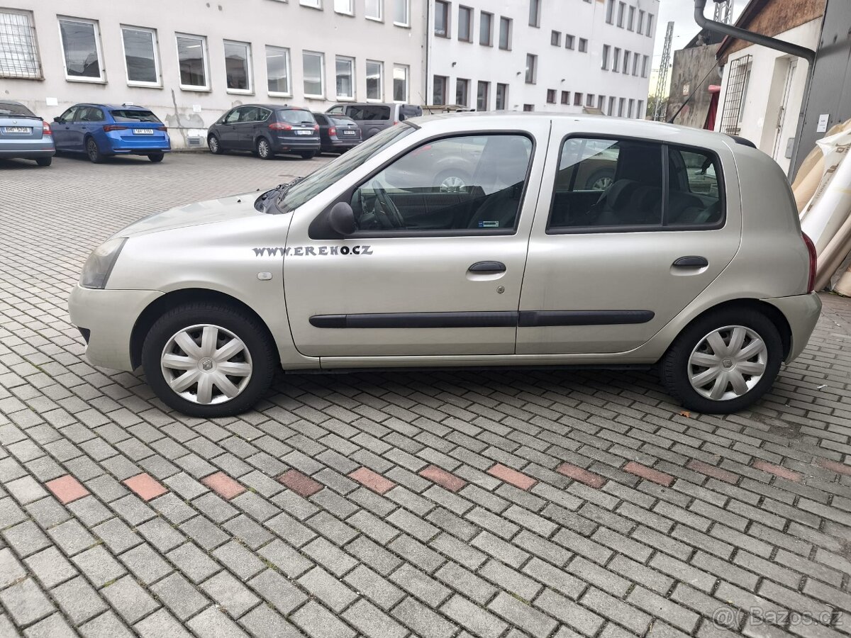 Renault CLIO - 6