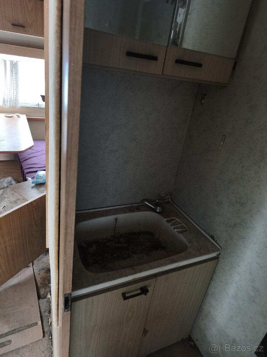 Karavan na pevné stání - 6