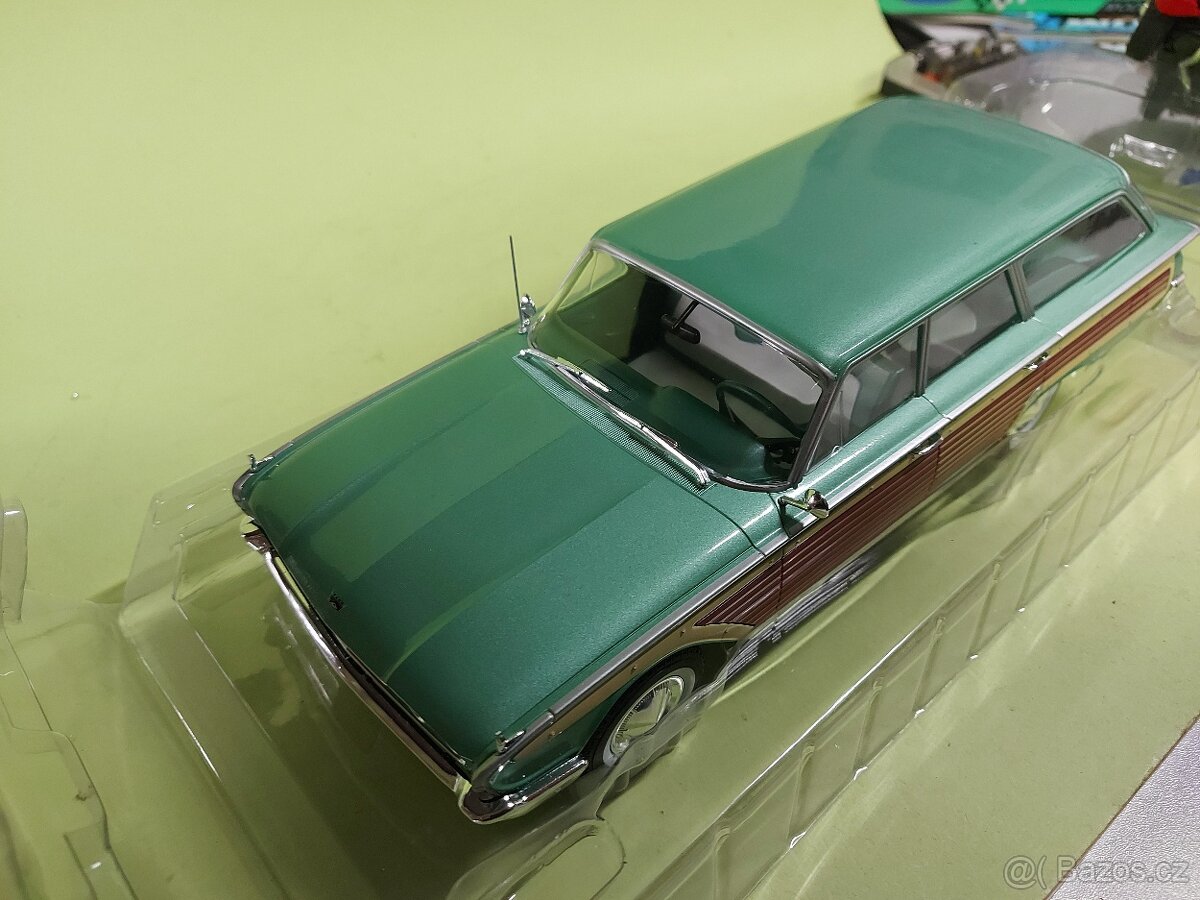 1:18 Ford Country Squire, MCG - 6