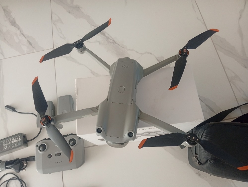 DJI air2s fly more combo - 6