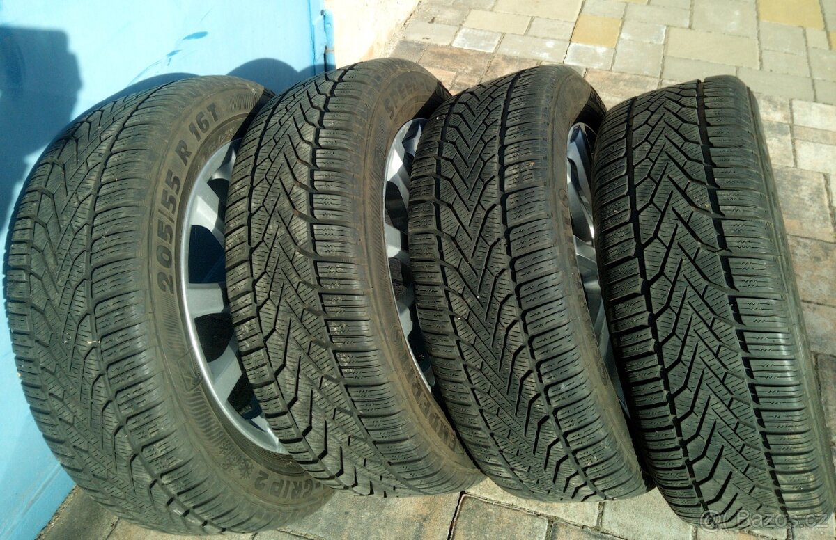 Škoda sada hliníkových disků zánovních se zimním pneu - 6