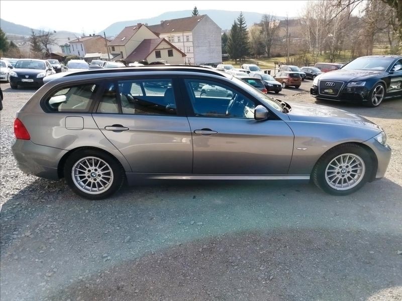 BMW 320i 125kW, NAVI, Automat.r.v.8/2010, naj. 228.145km - 6