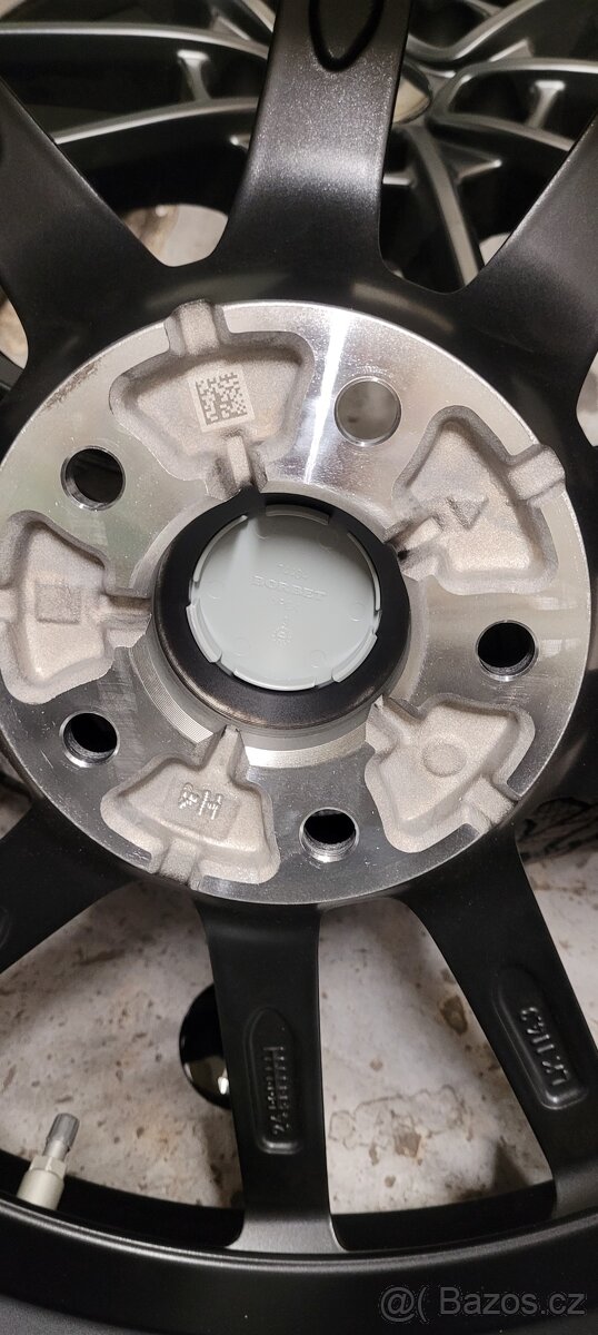 Hyundai i30 N,alu 18',tmavé Borbet,zimní pneu,nové - 6