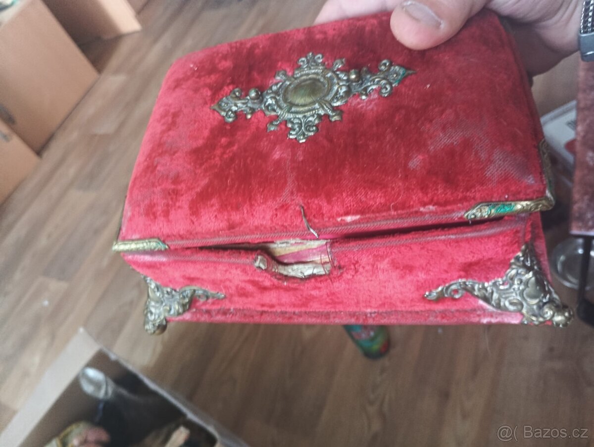 Věci s pozůstalosti - 6