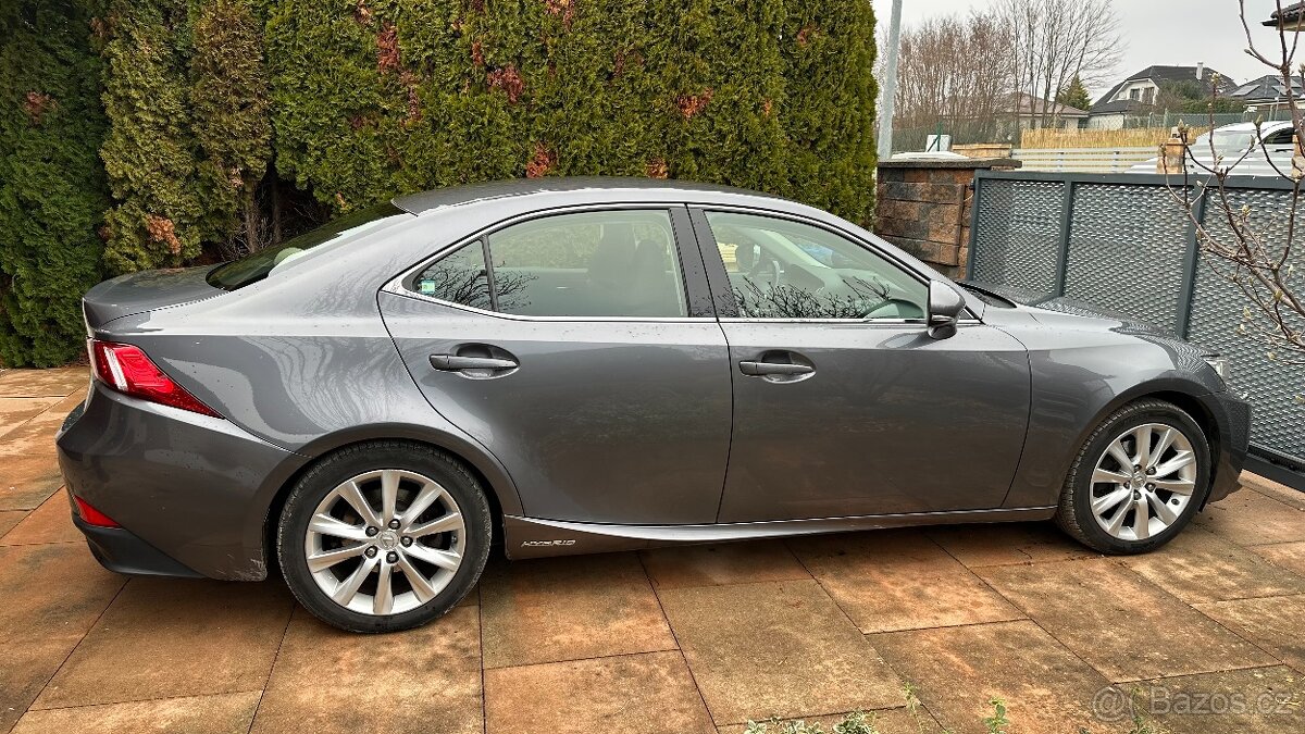 Prodám Lexus IS 300h - 6