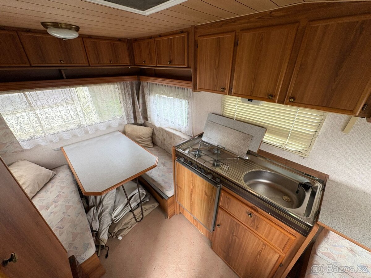 Caravelair max 900kg, STK, 100km/h, stan, 1majitel - 6