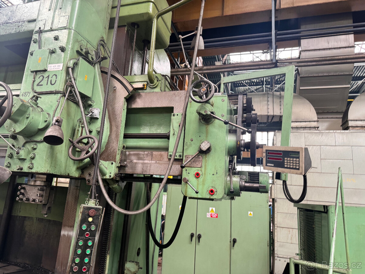 karusel dvoustojanový TOS SK 25 - 6