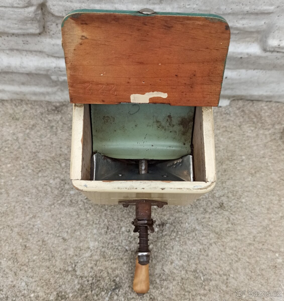 Mlýnek na kávu - 6