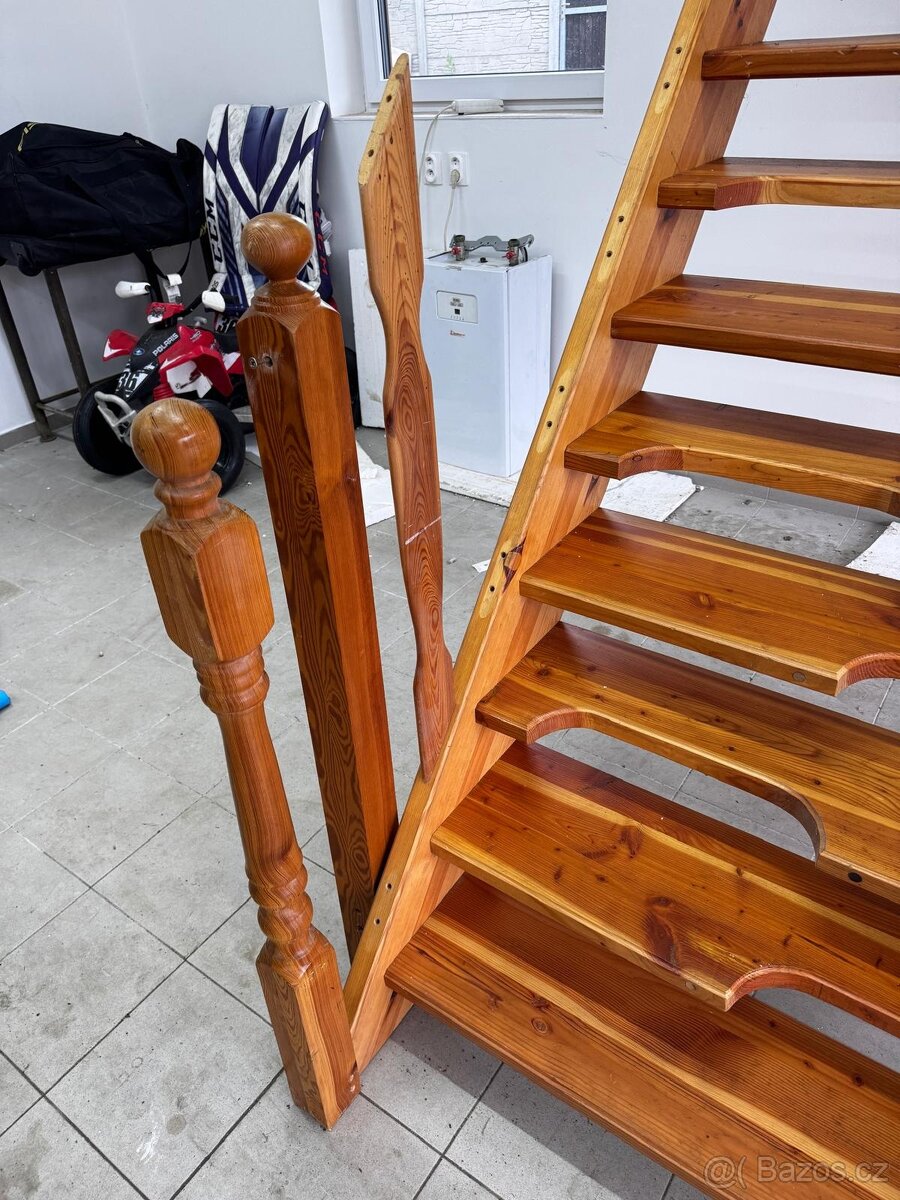 Mlynářské Dřevěné Schodiště se Zábradlím - 6