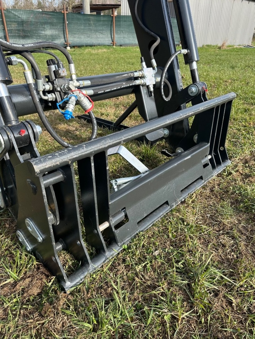 Čelní nakladač HYDRATRAC 1500 - 6